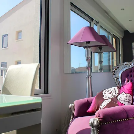 Appartement Charmant Studio Vue Sur Mer Avec Piscine A 20m De La Mer - Cap D'agde - Ref: Ig129f